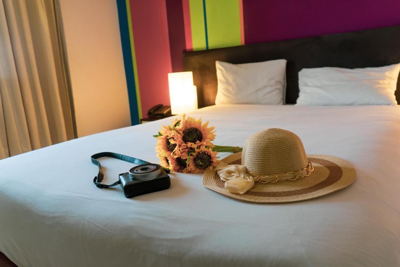 Hotel Ibis Styles Accra Airport Esterno foto