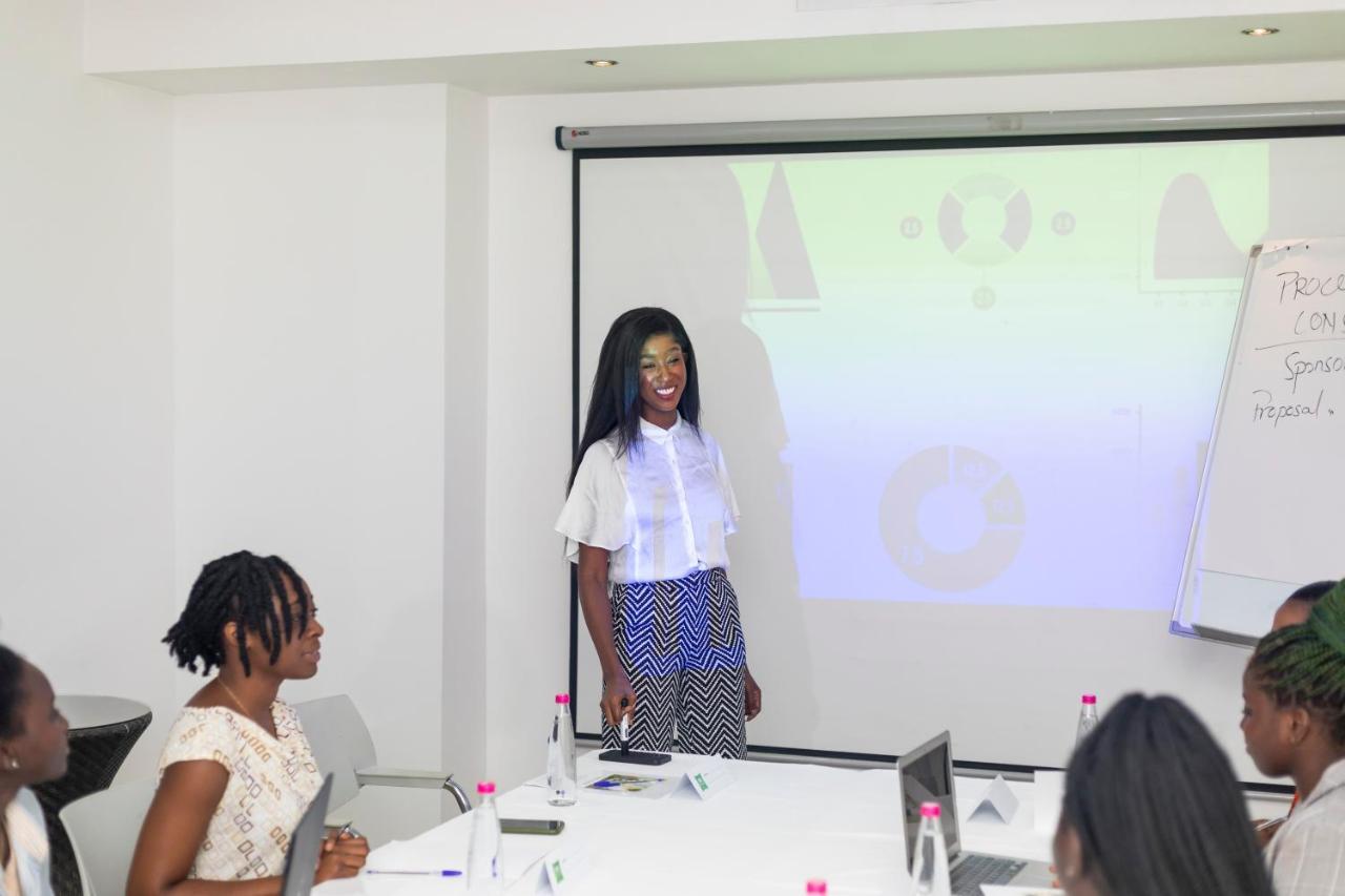 Hotel Ibis Styles Accra Airport Esterno foto