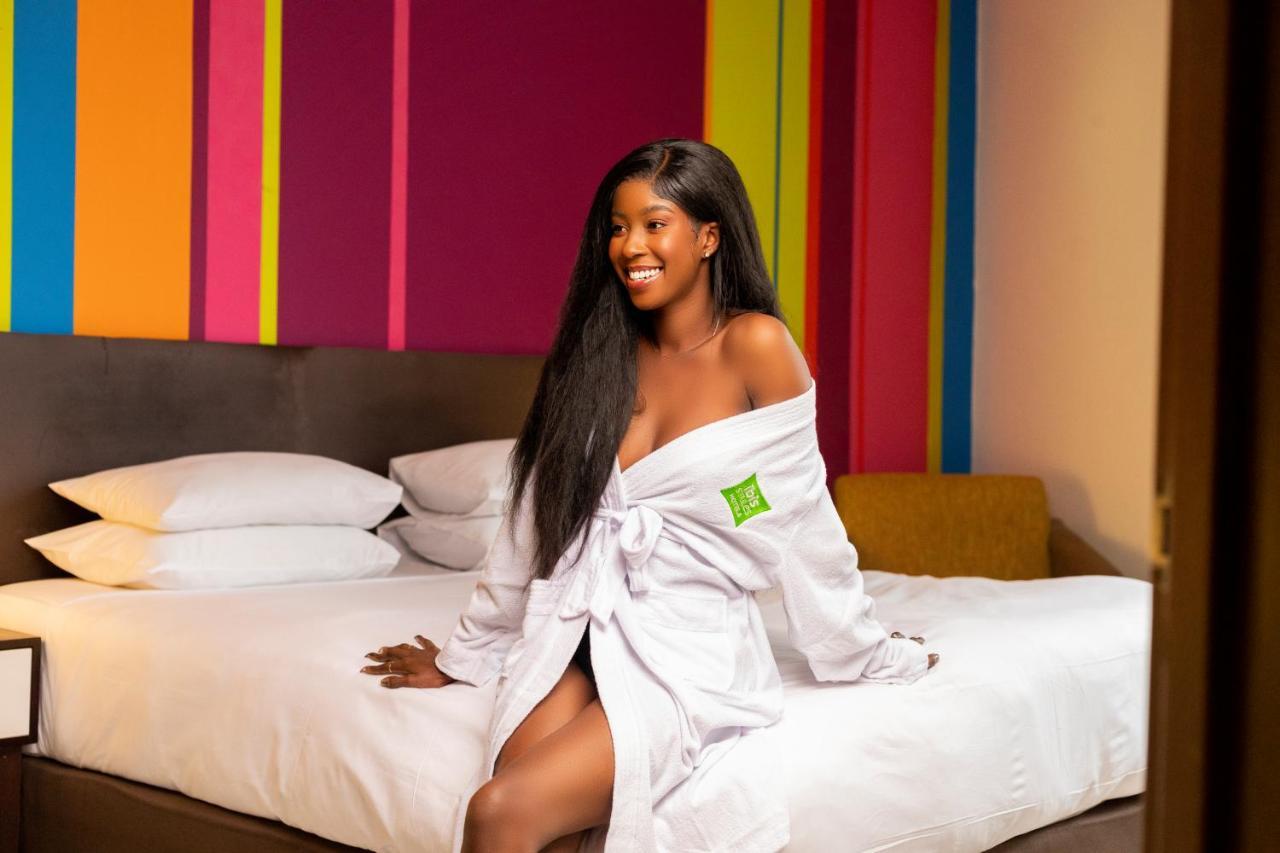 Hotel Ibis Styles Accra Airport Esterno foto