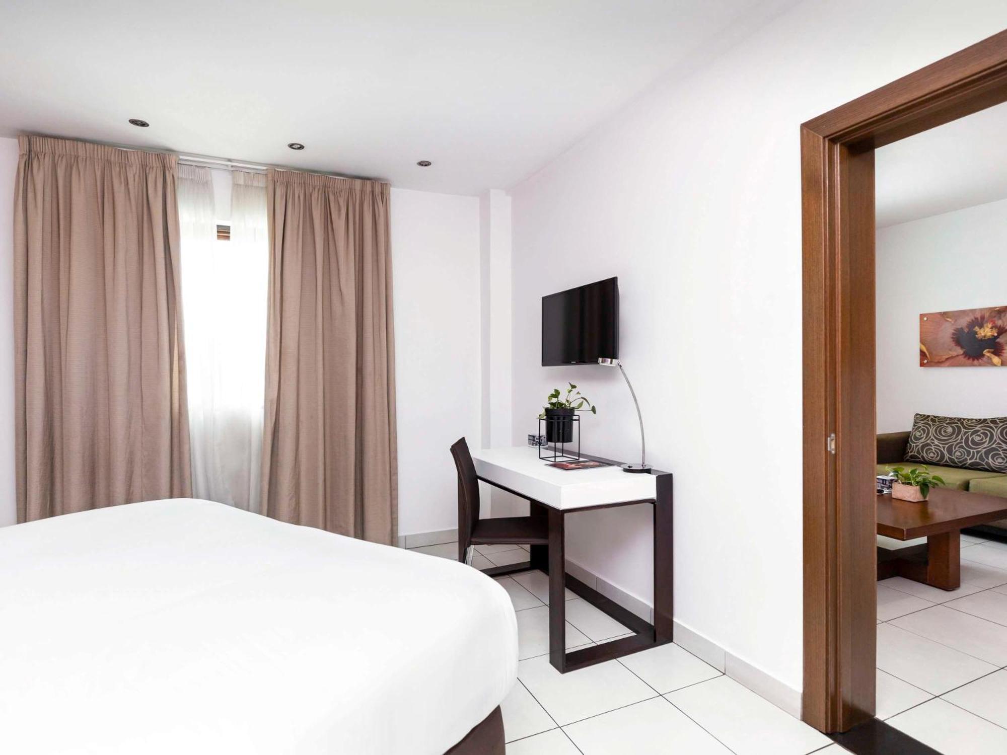 Hotel Ibis Styles Accra Airport Esterno foto