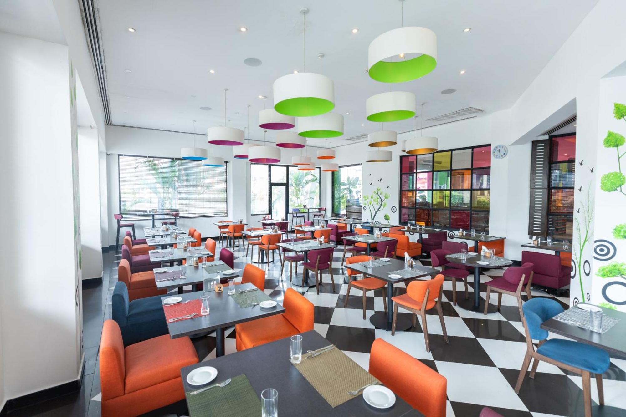 Hotel Ibis Styles Accra Airport Esterno foto