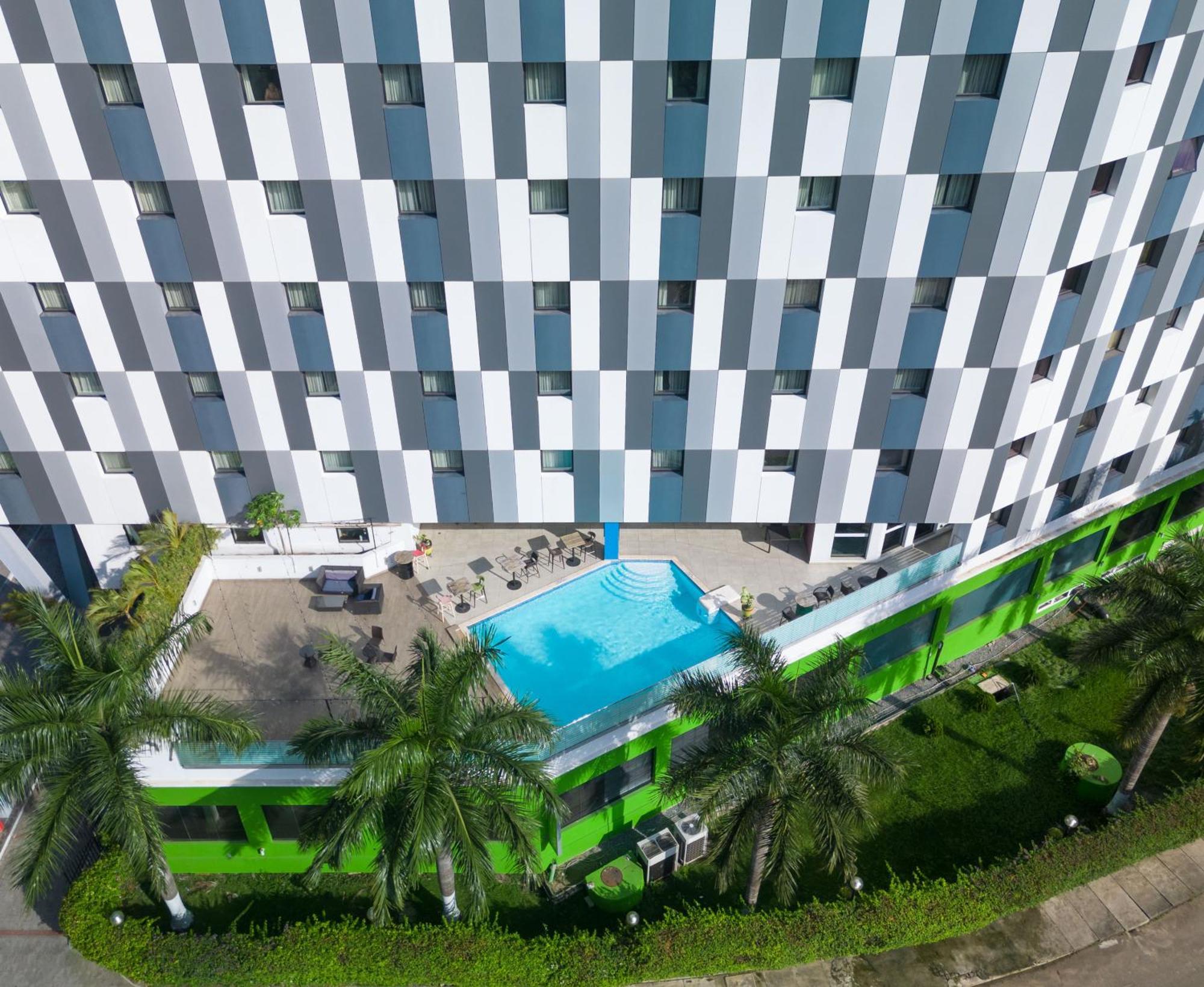 Hotel Ibis Styles Accra Airport Esterno foto