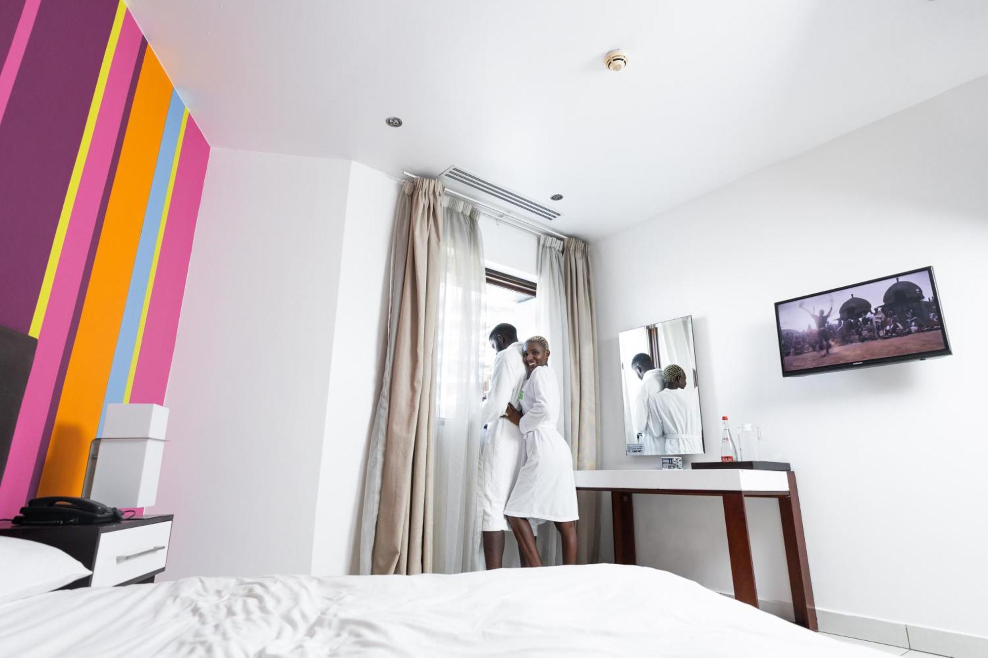 Hotel Ibis Styles Accra Airport Esterno foto