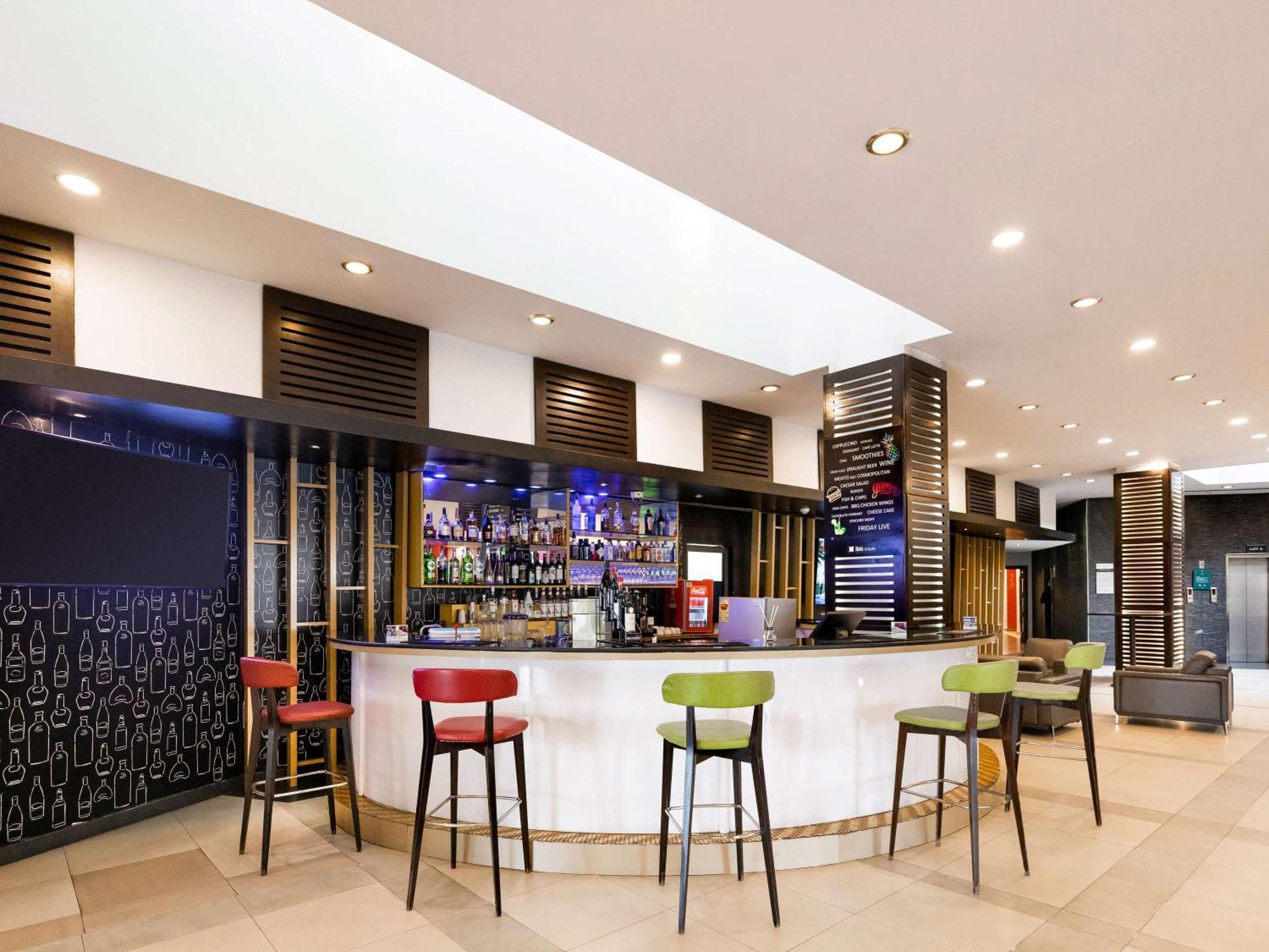 Hotel Ibis Styles Accra Airport Esterno foto